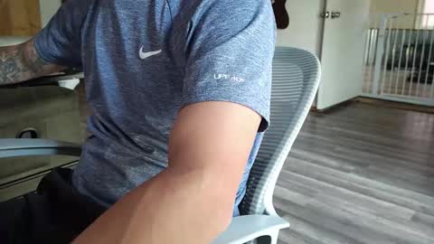 sunny valentine online show from 10-25-25, 08:47