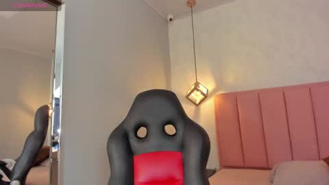 Snapshot of sunnycyrus chatting on 07-14-26, 12:44 S U N N Y online show from 07-14-26, 12:44