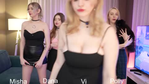 Snapshot of sunnyfia chatting on 01-19-25, 11:53 Fia - TG - Mia - Alice - online show from 01-19-25, 11:53
