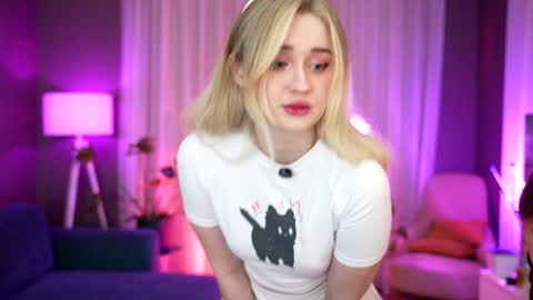 Snapshot of sunnyfia chatting on 02-08-25, 02:47 Fia - TG - Mia - Alice - online show from 02-08-25, 02:47