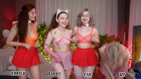 Snapshot of sunnyfia chatting on 09-22-25, 12:01 Fia - TG - Mia - Alice - online show from 09-22-25, 12:01