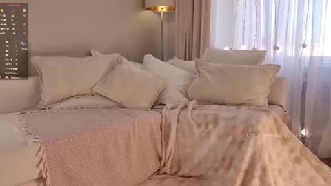 Snapshot of sunnyrisha chatting on 06-20-26, 05:21 Risha online show from 06-20-26, 05:21