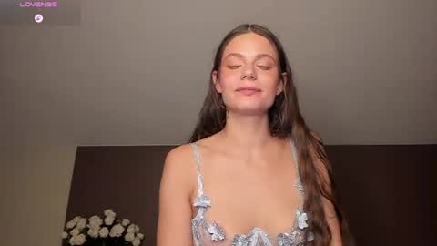 Snapshot of sunsay_effie chatting on 07-14-26, 09:31 Effie Beautiful girl and Sunsay lucky boy online show from 07-14-26, 09:31