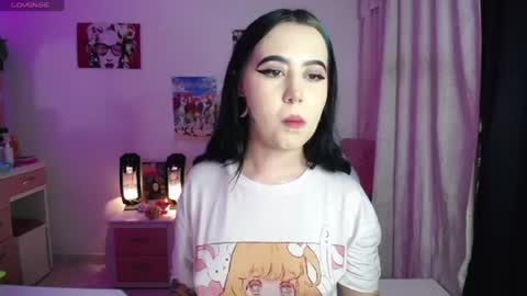 Snapshot of sunset_pienk chatting on 07-18-26, 04:27 Sunset online show from 07-18-26, 04:27