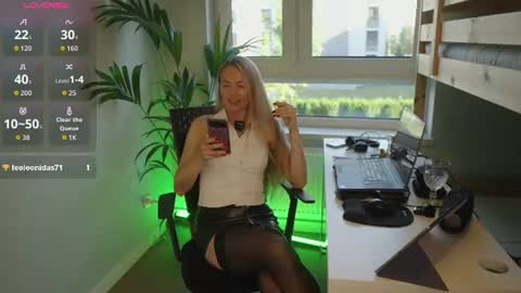 Snapshot of sunshineanna86 chatting on 06-26-26, 03:49 sunshineanna86 online show from 06-26-26, 03:49