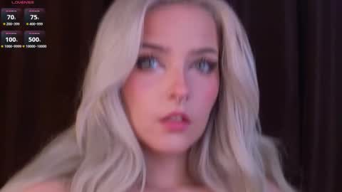 Snapshot of sunshinegirlx chatting on 10-26-25, 05:13 Alice online show from 10-26-25, 05:13