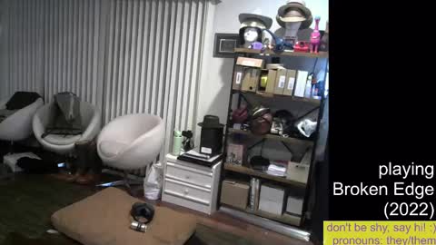 Snapshot of sunshinestreak chatting on 03-10-25, 04:49 im not actually a man my pronouns are theythem online show from 03-10-25, 04:49