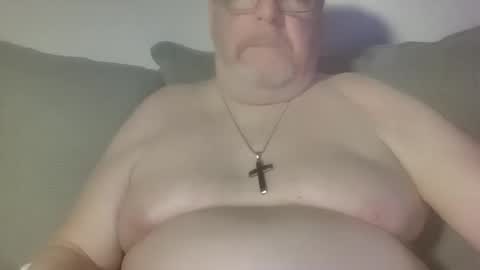 Snapshot of sunspotbaby chatting on 04-25-26, 03:20 Sunspotbaby online show from 04-25-26, 03:20