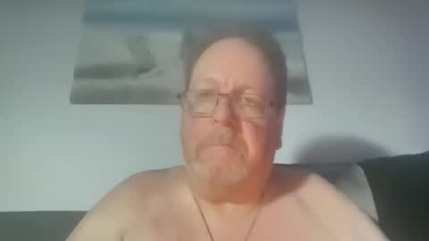 Snapshot of sunspotbaby chatting on 05-20-26, 05:02 Sunspotbaby online show from 05-20-26, 05:02