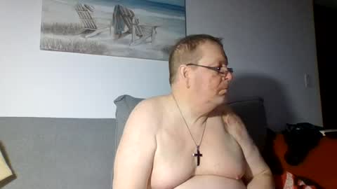 Snapshot of sunspotbaby chatting on 07-16-26, 01:33 Sunspotbaby online show from 07-16-26, 01:33