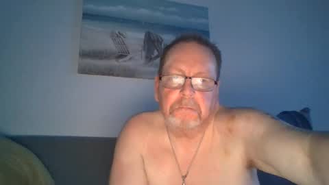 Snapshot of sunspotbaby chatting on 07-28-26, 07:39 Sunspotbaby online show from 07-28-26, 07:39