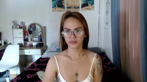Snapshot of superhotvaleria chatting on 07-20-26, 01:09 Im val online show from 07-20-26, 01:09