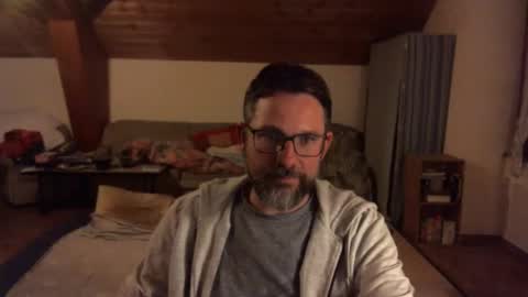 supersquirrel81 online show from 11-21-25, 08:40