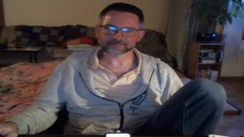 Snapshot of supersquirrel81 chatting on 04-19-26, 06:21 supersquirrel81 online show from 04-19-26, 06:21