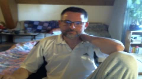 Snapshot of supersquirrel81 chatting on 04-24-26, 04:20 supersquirrel81 online show from 04-24-26, 04:20