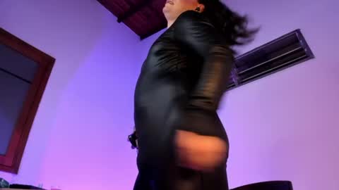Snapshot of suprasexyjohn chatting on 07-11-26, 01:19 llllSupra llll online show from 07-11-26, 01:19