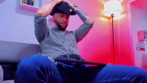 supreme_alpha_ online show from 11-18-25, 03:34