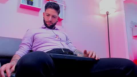 supreme_alpha_ online show from 11-27-25, 09:28