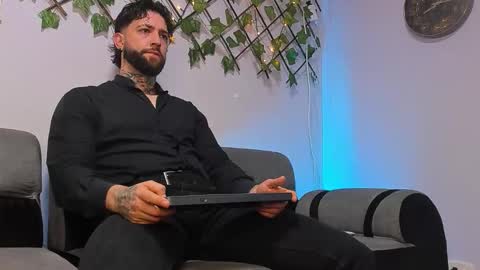 supreme_alpha_ online show from 01-12-26, 03:23