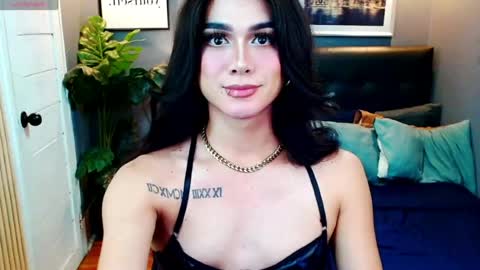 Snapshot of supreme_deity chatting on 06-25-26, 06:51 DIANNA online show from 06-25-26, 06:51
