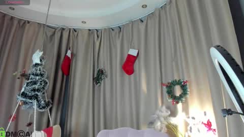 Annie online show from 12-05-25, 12:41