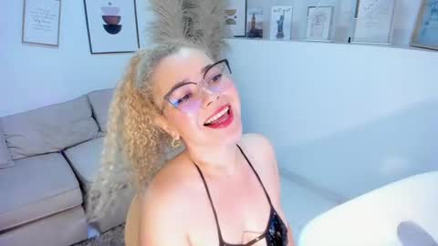 Snapshot of susan_blond chatting on 07-16-26, 12:11 susan_blond online show from 07-16-26, 12:11