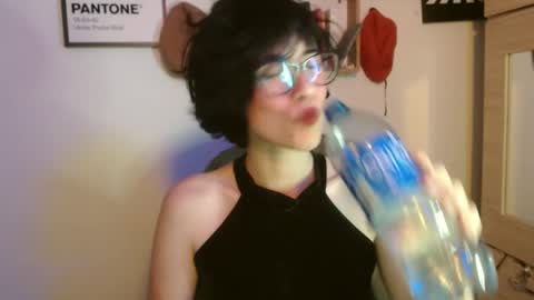 susana_w online show from 11-10-25, 10:53