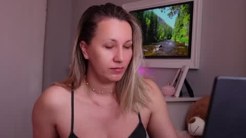 SusanJewel online show from 04-16-26, 06:47