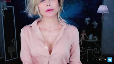 Snapshot of susannawallace chatting on 02-26-26, 02:10 InaraSerra online show from 02-26-26, 02:10