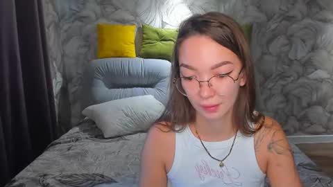 Snapshot of susannjohnson chatting on 06-19-26, 12:37 susannjohnson online show from 06-19-26, 12:37