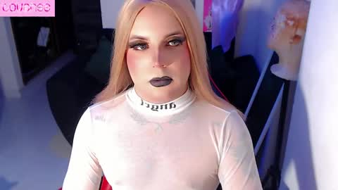 Snapshot of susej_exotic69 chatting on 05-25-26, 01:55 ale online show from 05-25-26, 01:55