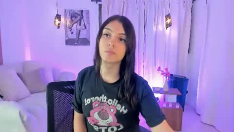 Snapshot of susi_doll1 chatting on 06-16-26, 02:09 susi_doll1 online show from 06-16-26, 02:09