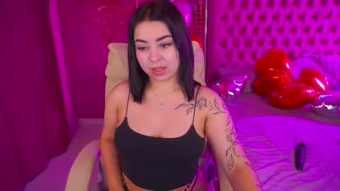 Snapshot of susiewood chatting on 02-10-26, 09:08 Susie online show from 02-10-26, 09:08