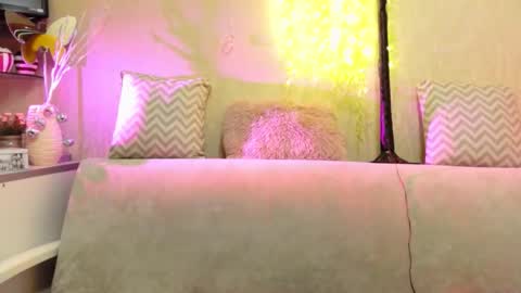 Snapshot of susiexnoreen chatting on 02-13-26, 04:19 SusiexNoreen online show from 02-13-26, 04:19