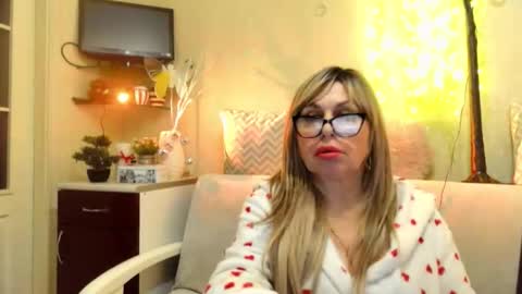 Snapshot of susiexnoreen chatting on 02-16-26, 03:19 SusiexNoreen online show from 02-16-26, 03:19