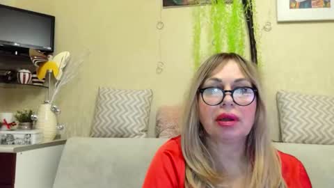 Snapshot of susiexnoreen chatting on 02-24-26, 04:21 SusiexNoreen online show from 02-24-26, 04:21