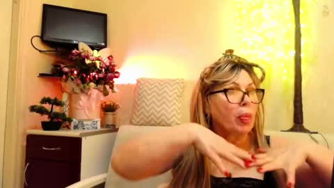 SusiexNoreen online show from 05-23-26, 02:10