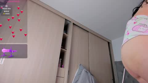 Snapshot of sussan_dream chatting on 04-18-26, 07:58 Juliana garcia online show from 04-18-26, 07:58