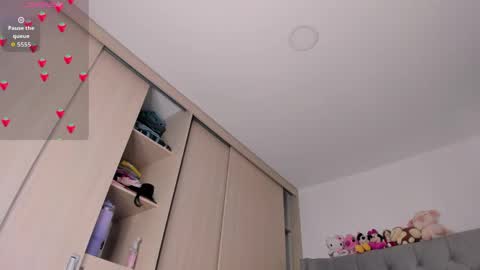 Snapshot of sussan_dream chatting on 04-19-26, 05:34 Juliana garcia online show from 04-19-26, 05:34