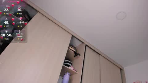 Snapshot of sussan_dream chatting on 05-19-26, 08:26 Juliana garcia online show from 05-19-26, 08:26