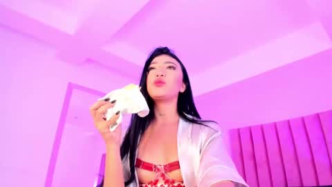 Sussan Nicole  online show from 10-27-25, 01:04