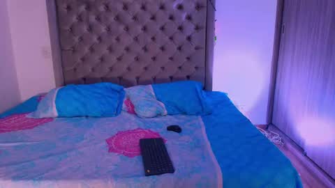 Snapshot of sussidream chatting on 06-08-26, 01:28 Andrea online show from 06-08-26, 01:28