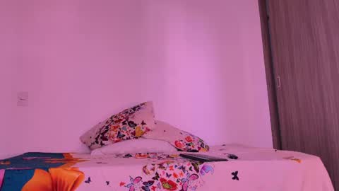 Snapshot of sussidream chatting on 07-14-26, 07:08 Andrea online show from 07-14-26, 07:08