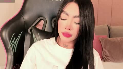 Sussie Tompsom online show from 02-23-26, 05:10