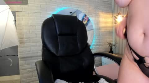 Snapshot of sussy__stone chatting on 05-11-26, 04:04 online show from 05-11-26, 04:04