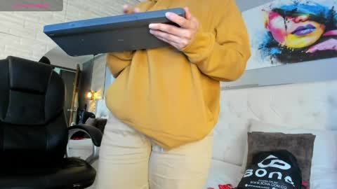 Snapshot of sussy__stone chatting on 05-13-26, 11:51 online show from 05-13-26, 11:51