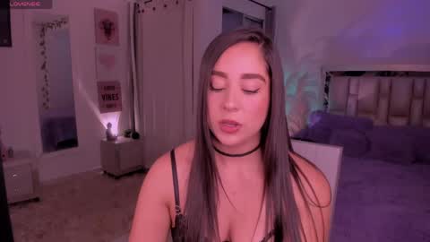 Snapshot of sussy_bell_ chatting on 05-13-26, 01:03 sussy_bell_ online show from 05-13-26, 01:03