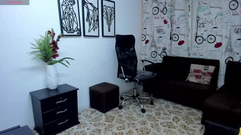 Snapshot of susyamis chatting on 12-26-24, 06:43 Susy online show from 12-26-24, 06:43