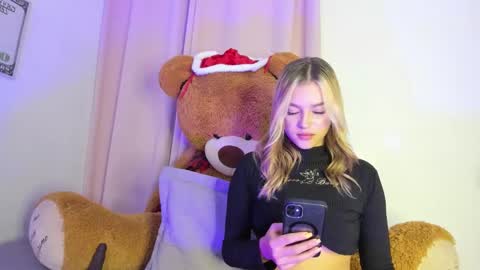 suzan__cooper2 online show from 12-22-24, 12:39