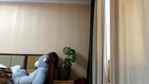 Snapshot of suzannetigerino chatting on 04-23-26, 12:40 Emila online show from 04-23-26, 12:40
